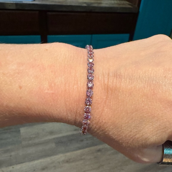7.4 ctw pink Moissanite tennis bracelet - Picture 4 of 8